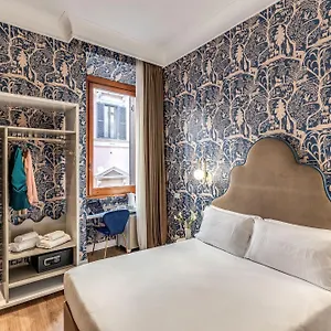 Townhouse Condotti 29 , Rome Italy